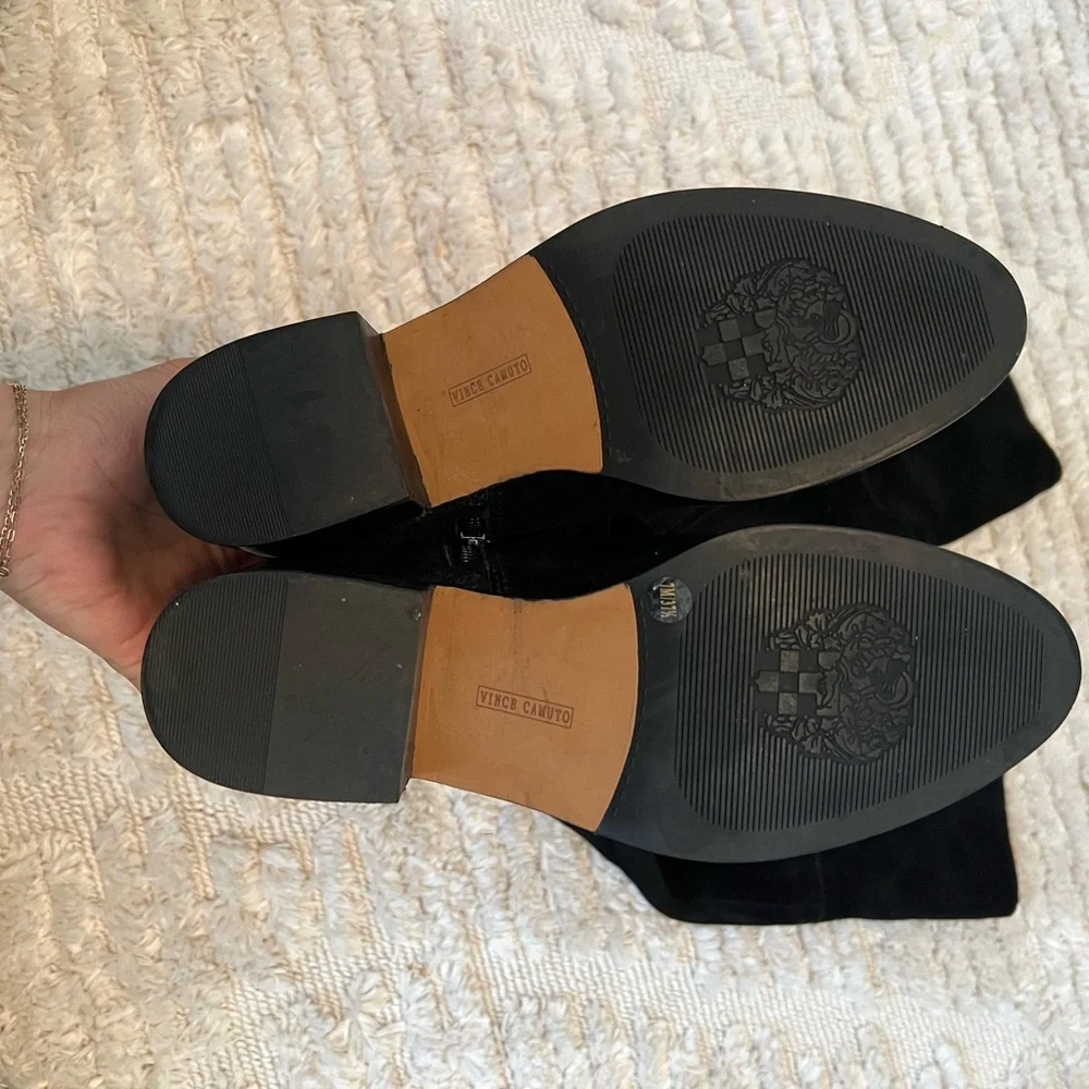 Black suede Vince Camuto size 7, never worn knee-high boots - Picture 4 of 8